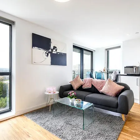 Host & - Yorksha Luxury Apartment *