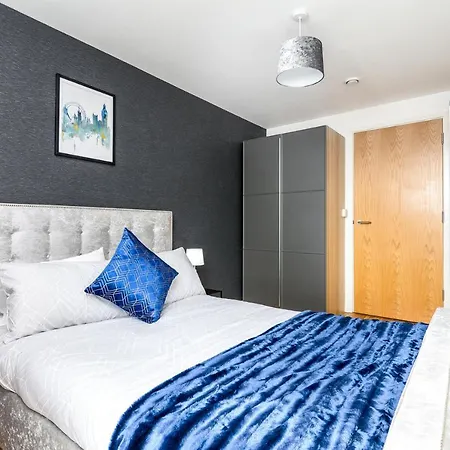 Host & - Yorksha Luxury